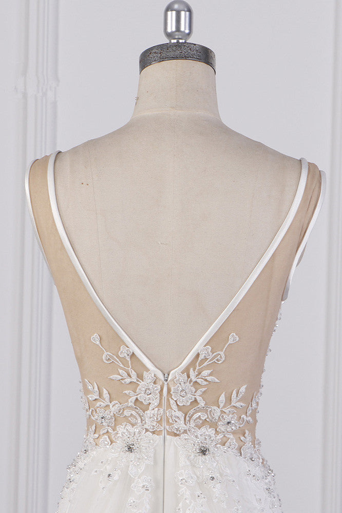 Chic Sheath White Satin V-neck Wedding Dress Tulle Lace Appliques Bridal Gowns Online