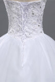Chic Strapless Sweetheart Tulle Lace Wedding Dresses Sleeveless Appliques Bridal Gowns with Beadings