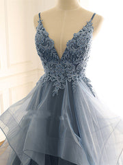 Chic Tulle Spaghetti Straps V-Neck Prom Dresses with Appliques Online