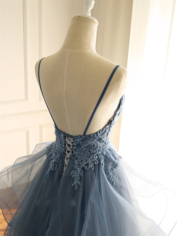 Chic Tulle Spaghetti Straps V-Neck Prom Dresses with Appliques Online