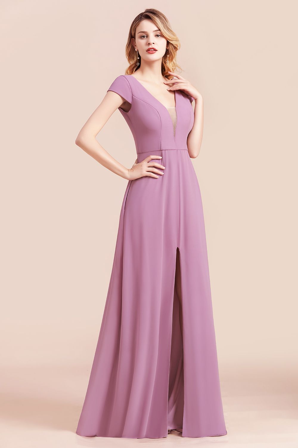 Chic V-Neck Chiffon Wisteria Bridesmaid Dresses with Short Sleeves