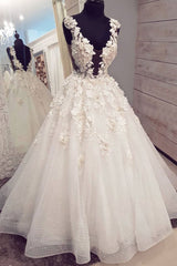 Chic White Tulle Long Halter Pearl White Wedding Dress 3D Lace Applique Bridal Gowns On Sale