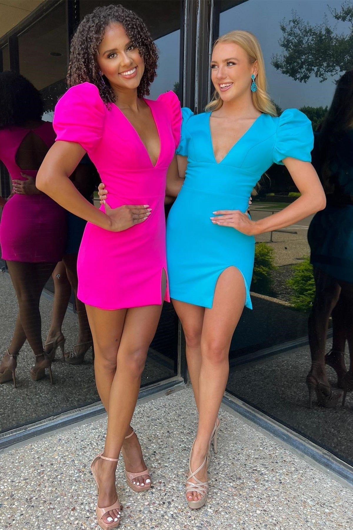 Cobalt Blue Plunge V-Neck Bodycon Chic Short Homecoming Dress with Puf Newinlook Cobalt Blue Plunge V-Neck Bodycon Chic Short Homecoming Dress with Puf Newinlook