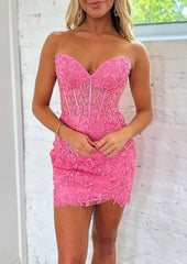 Sheath/Column Lace Homecoming Dress with Beading