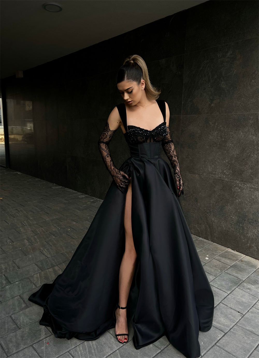 Designer Long Black A-line Lace Sleeveless Prom Dress Featuring a Chic Newinlook Designer Long Black A-line Lace Sleeveless Prom Dress Featuring a Chic Newinlook