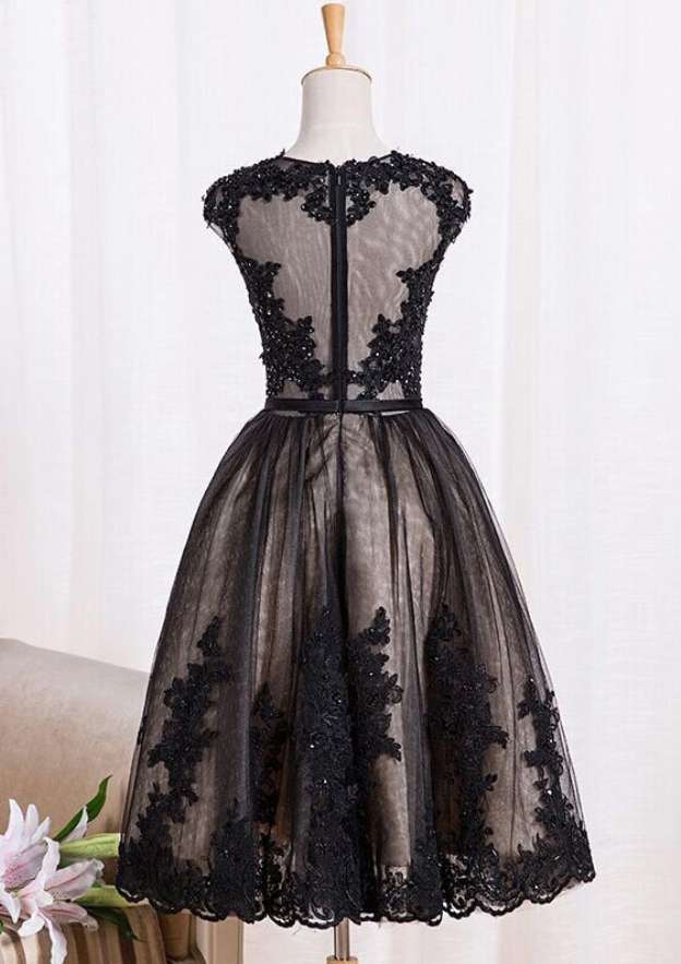 A-Line Princess Illusion Neck Sleeveless Tea-Length Lace Prom Dress With Appliqued
