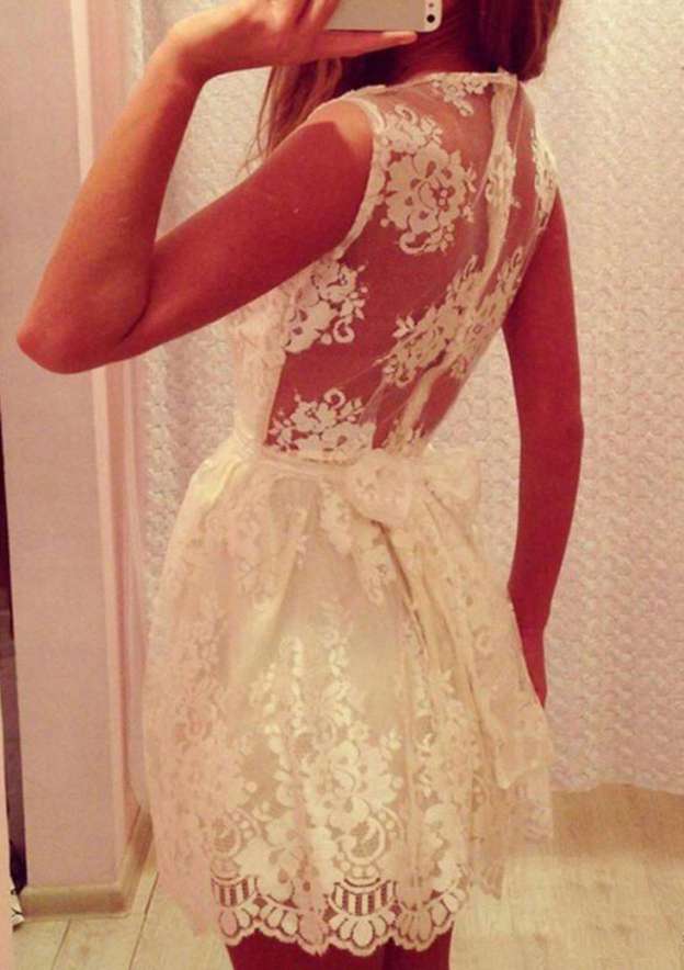 A-Line/Princess Bateau Short/Mini Lace Homecoming Dress with Bowknot