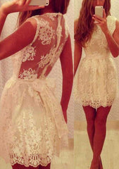 A-Line/Princess Bateau Short/Mini Lace Homecoming Dress with Bowknot