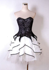 A-Line/Princess Short/Mini Charmeuse Cocktail Dress with Sequins