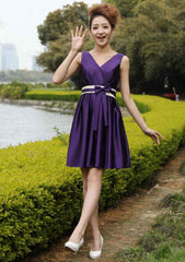 A-Line/Princess V Neck Satin Bridesmaid Dress with Bowknot Pleated Knee-Length