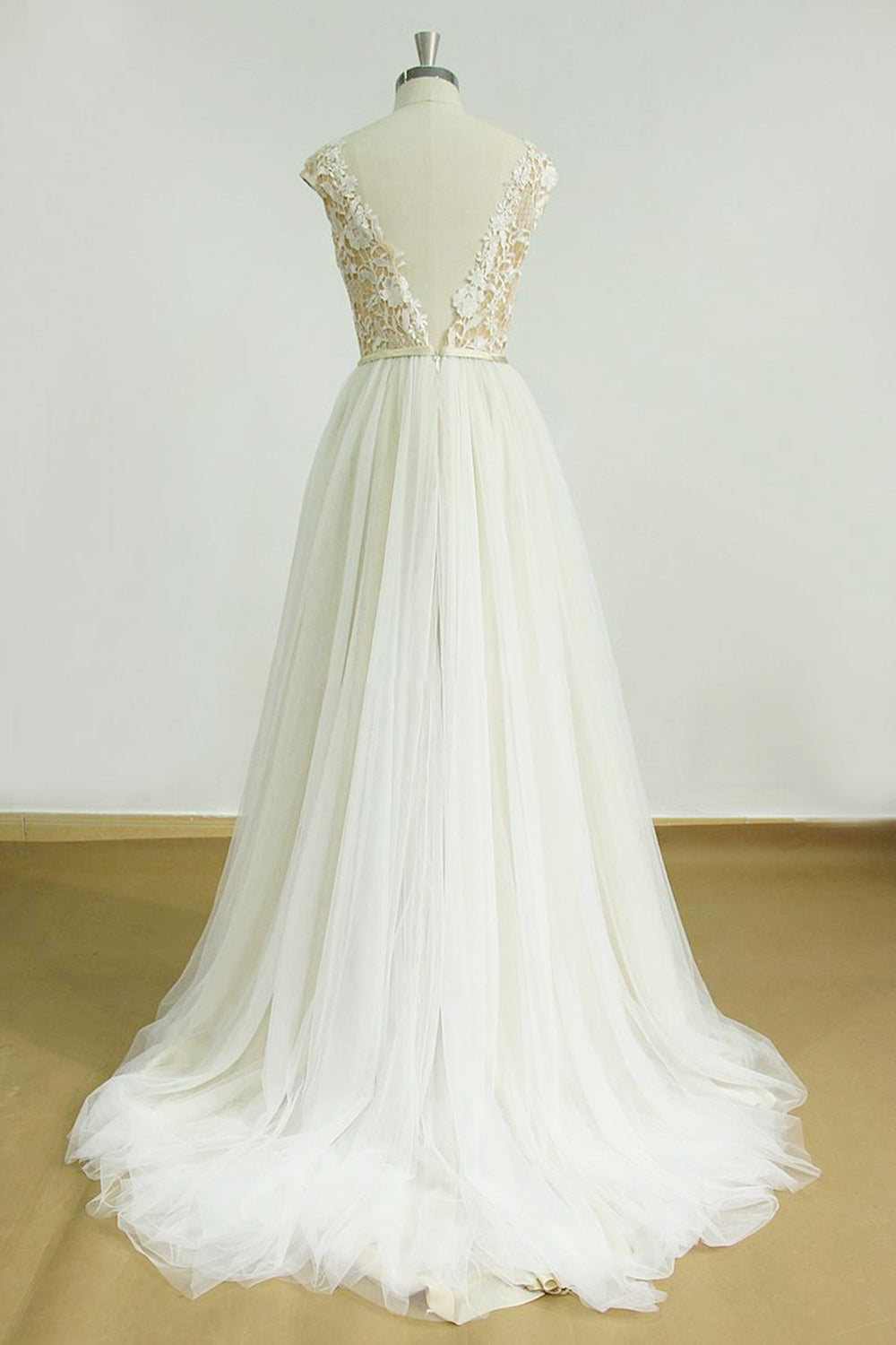 Elegant Jewel Tulle Lace Wedding Dress Sleeveless Appliques Bridal Gowns On Sale