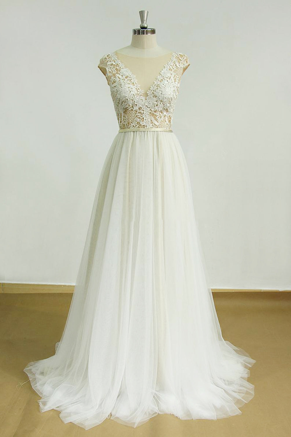 Elegant Jewel Tulle Lace Wedding Dress Sleeveless Appliques Bridal Gowns On Sale