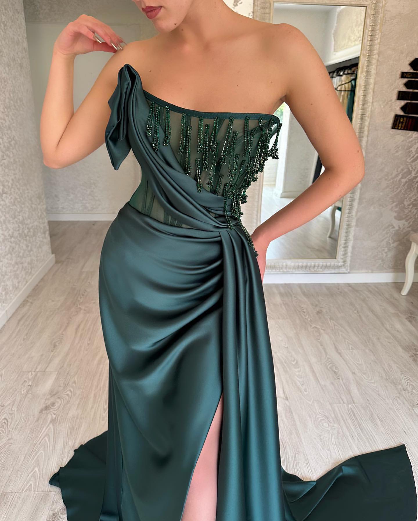 Stylish Long Dark Green A-line Prom Dress with Sleeveless Design and Slit