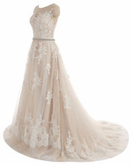 Glamorous Creamy Tulle Round Neck Long Wedding Dress White Lace Applique Bridal Gowns On Sale