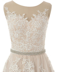Glamorous Creamy Tulle Round Neck Long Wedding Dress White Lace Applique Bridal Gowns On Sale