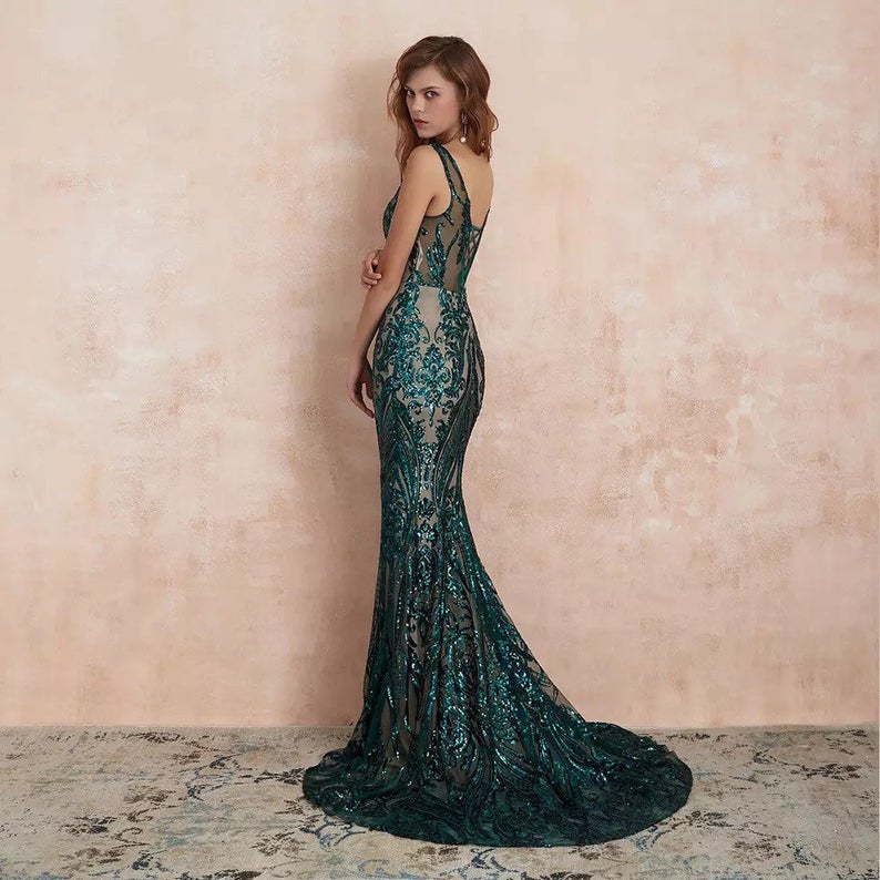 Glamorous Green Sequins Mermaid Evening Gowns Long V-Neck Prom Dress On Sale