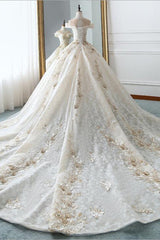 Glamorous Jewel Sleeveless Champagne Wedding Dress Appliques Bridal Gowns with Beadings Online