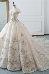 Glamorous Jewel Sleeveless Champagne Wedding Dress Appliques Bridal Gowns with Beadings Online
