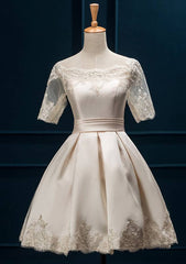 Glamorous Satin Appliqued Lace A-Line/Princess Knee-Length Cocktail Dress