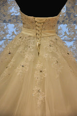Glamorous Strapless Sleevelsss Tulle Wedding Dress Sweetheart Appliques Bridal Gowns with Rhinestones On Sale