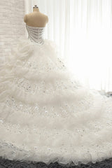 Glamorous Sweetheart White Sequins Wedding Dresses With Appliques Tulle Ruffles Bridal Gowns Online