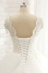Glamorous V neck Straps White Wedding Dresses With Appliques A line Sleeveless Tulle Bridal Gowns Online