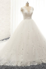 Glamorous V neck Straps White Wedding Dresses With Appliques A line Sleeveless Tulle Bridal Gowns Online