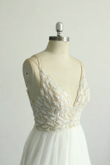 Gorgeous A-line White Lace Tulle Wedding Dress Sleeveless Appliques Bridal Gowns On Sale