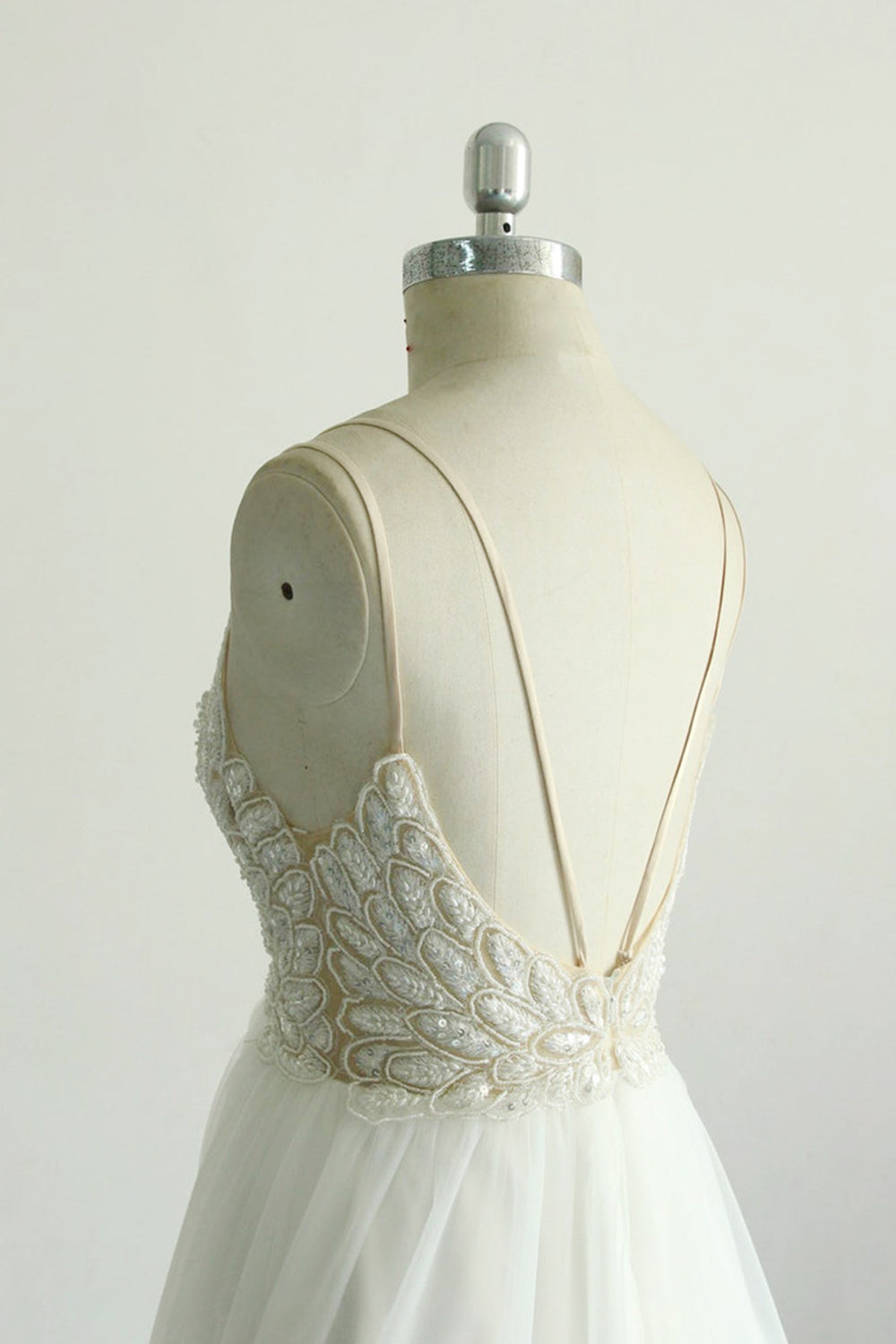 Gorgeous A-line White Lace Tulle Wedding Dress Sleeveless Appliques Bridal Gowns On Sale
