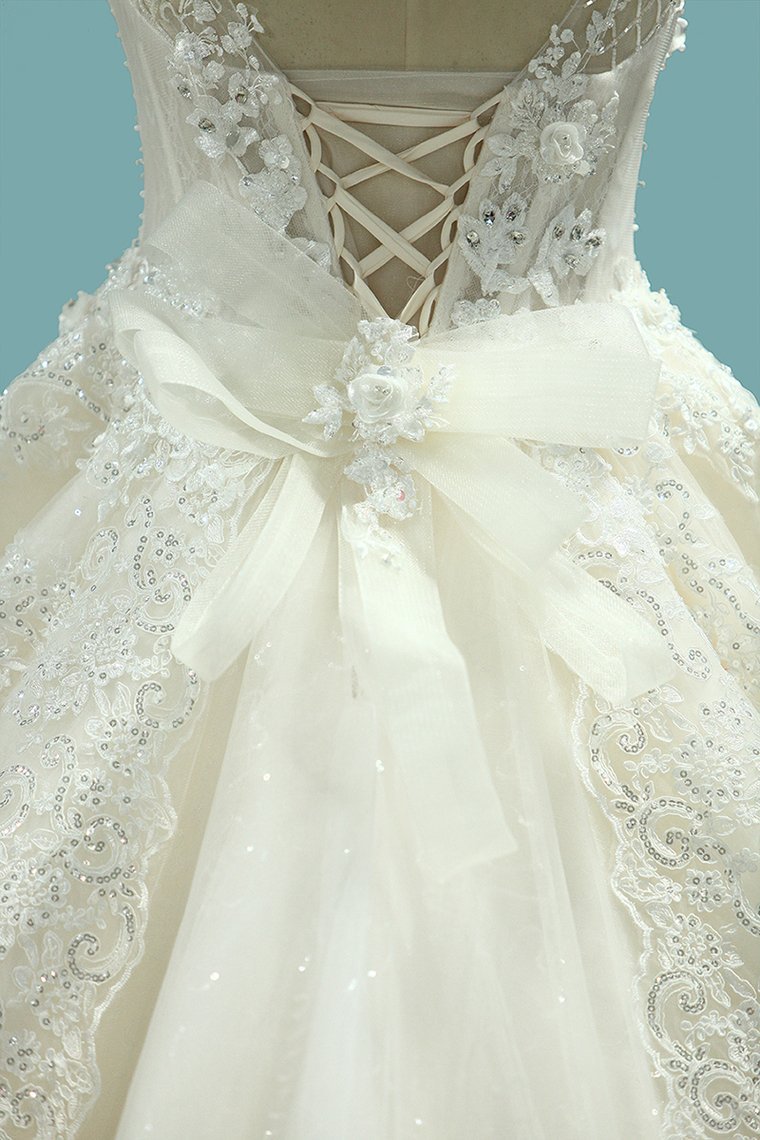Gorgeous Ball Gown Jewel Champagne Tulle Wedding Dress Lace Appliques Beadings Bridal Gowns with Tassels