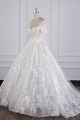 Gorgeous Ball Gown Strapless Tulle Lace Wedding Dress Sleeveless Appliques Sequins Bridal Gowns