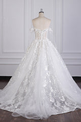 Gorgeous Ball Gown Strapless Tulle Lace Wedding Dress Sleeveless Appliques Sequins Bridal Gowns