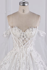 Gorgeous Ball Gown Strapless Tulle Lace Wedding Dress Sleeveless Appliques Sequins Bridal Gowns