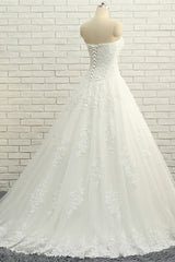 Gorgeous Bateau White Tulle Wedding Dresses A line Ruffles Lace Bridal Gowns With Appliques Online