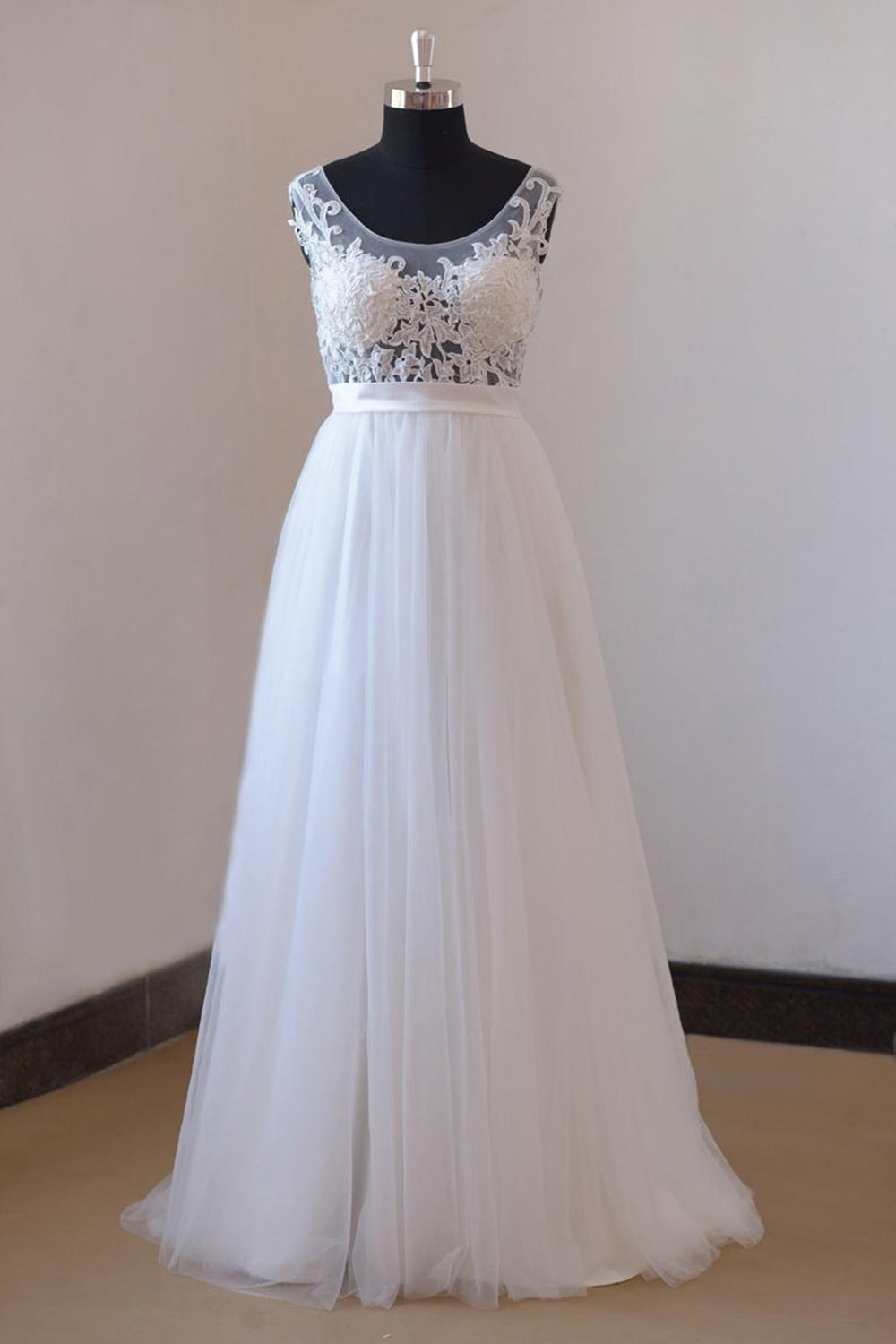 Gorgeous Jewel Appliques Sleeveless Wedding Dress Tulle Ruffles White Bridal Gowns On Sale
