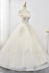 Gorgeous Off-the-Shoulder Champagne Tulle Wedding Dress Ball Gown Lace Appliques Sleeveless Bridal Gowns Online