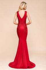 Gorgeous Red Mermaid V-Neck Prom Dress Long With Lace Appliques Online