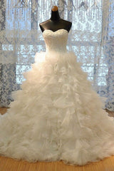 Gorgeous Sweetheart Lace Appliques Wedding Dress Tulle Ruffles Bridal Gowns