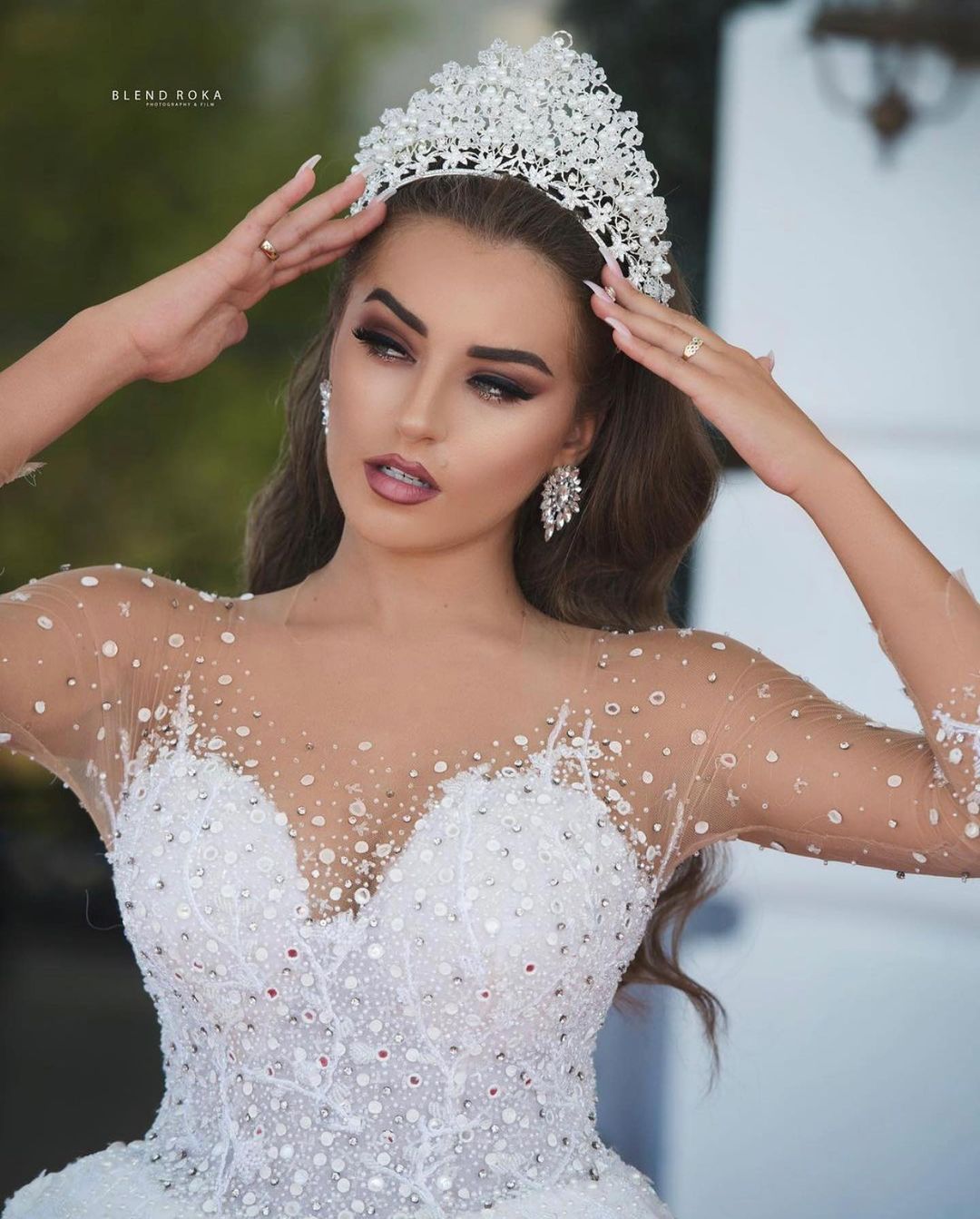 Illussion Long Sleeves Wedding Dress Bal Gown With Appliques