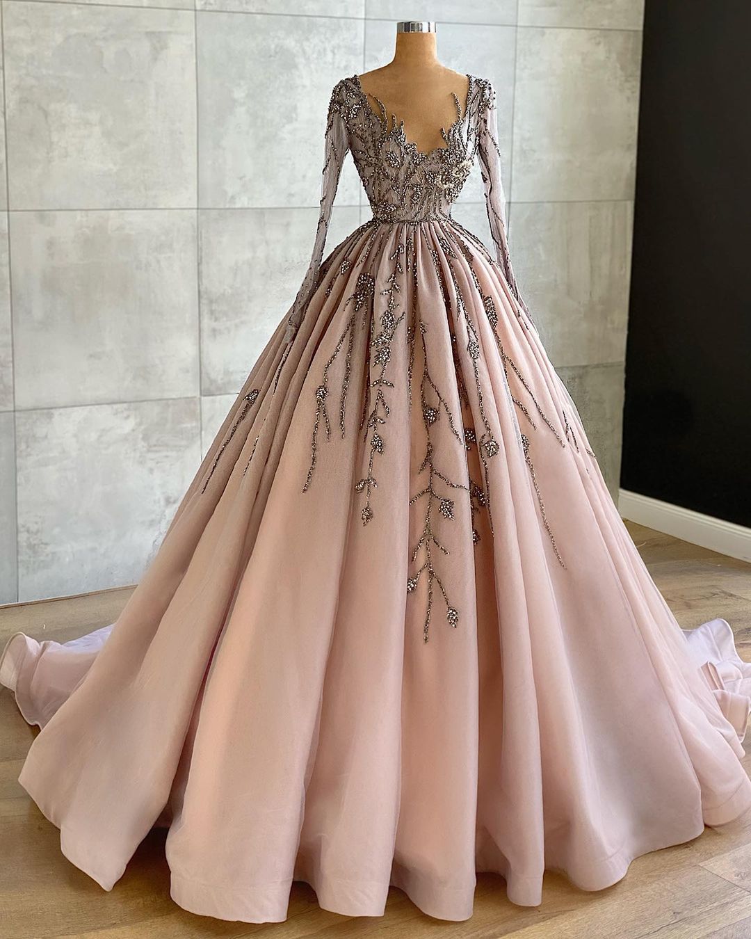 Long Sleeves Beadings Prom Dress Ball Gown Evening Party Gowns