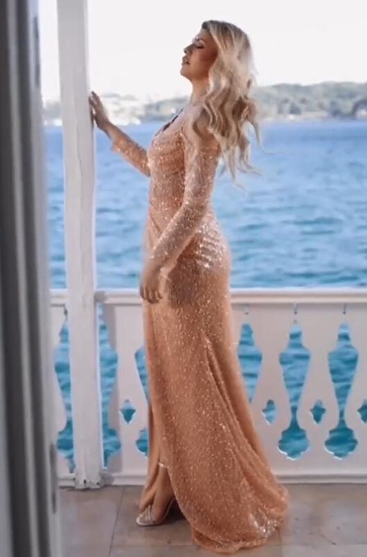 Long Sleeves Off-the-Shoulder Prom Dress Mermaid Sequins Party Gowns
