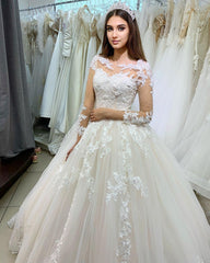 Long Sleeves Princess Ball Gown Wedding Dress With Lace Appliques