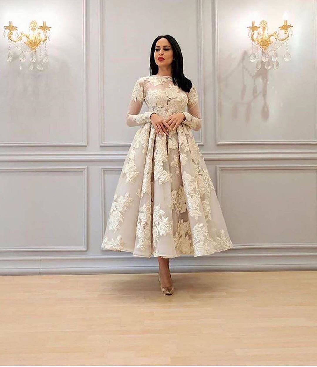 Long Sleeves Prom Dress Appliques Tea-Length Newinlook Long Sleeves Prom Dress Appliques Tea-Length Newinlook