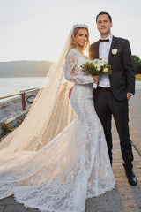Long Sleeves V-Neck Bridal Gowns Mermaid Lace Appliques