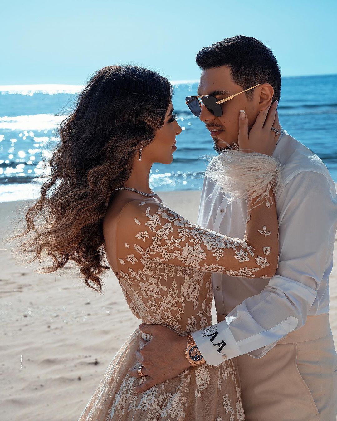 Long Sleeves V-Neck Champagne Wedding Dress Beach With Appliques