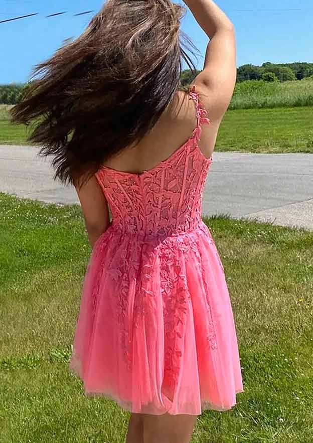 Look Elegant in A-line V Neck Sleeveless Short/Mini Tulle Homecoming Dress with Appliqued Beading