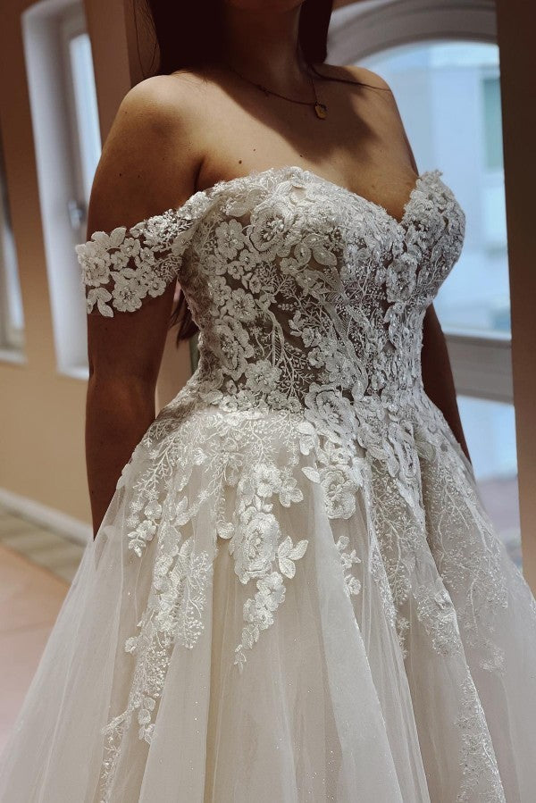 Off-the-Shoulder Wedding Dress Tulle Princess With Lace Appliques