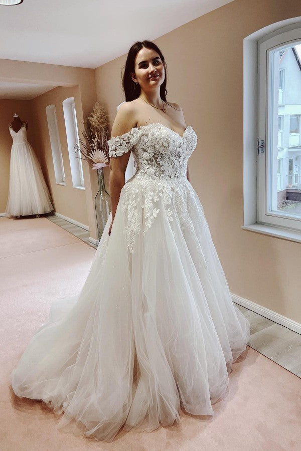 Off-the-Shoulder Wedding Dress Tulle Princess With Lace Appliques