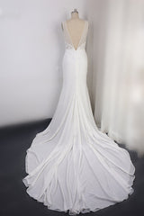 Sexy Deep-V-Neck Chiffon Sheath Wedding Dress Lace Appliques Sleeveless Pearls Bridal Gowns Online