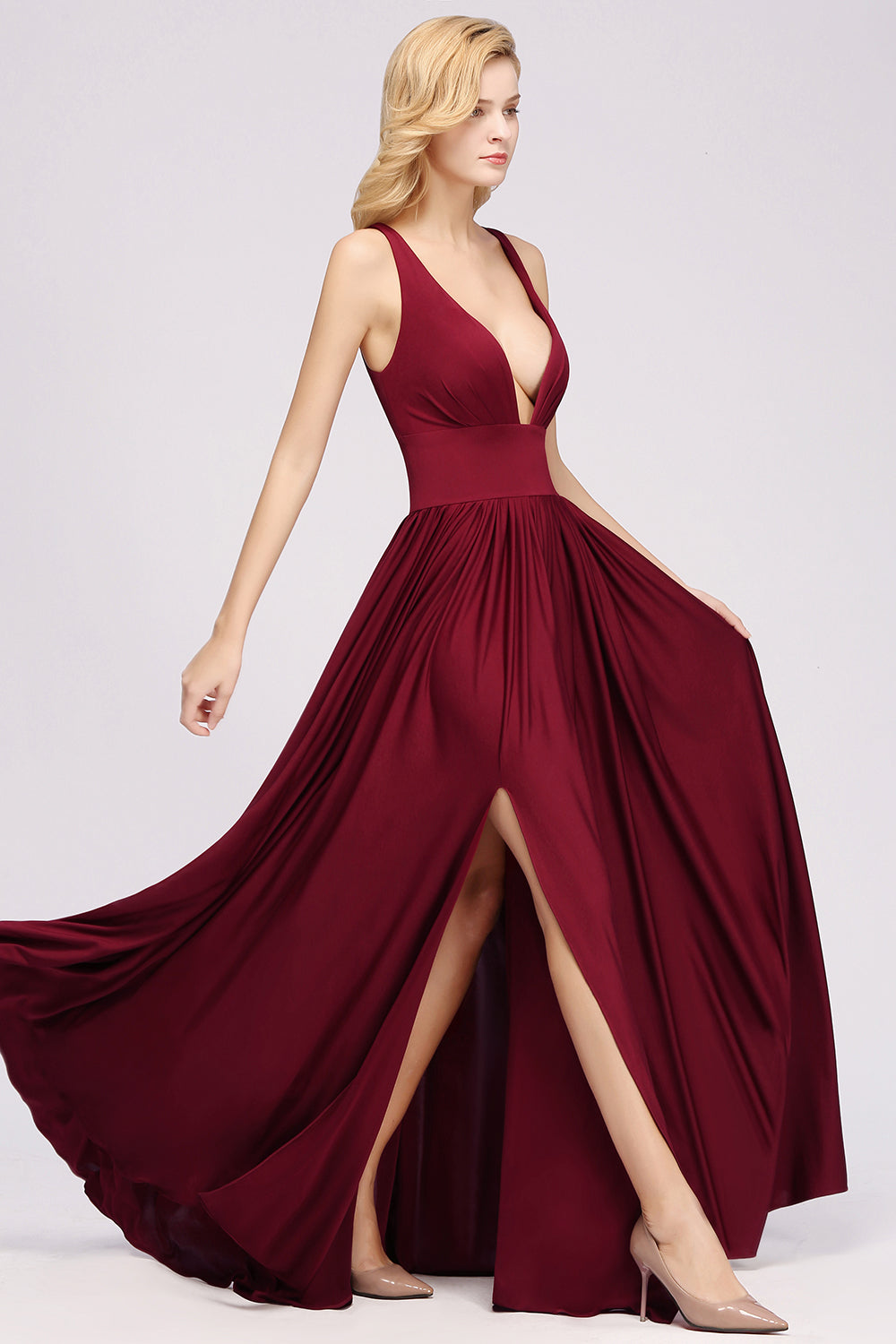 Sexy Deep V-Neck Sleeveless Bridesmaid Dress Burgundy Chiffon Wedding Party Dress